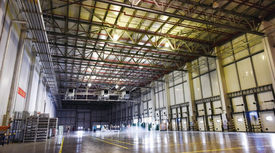 99499威尼斯工业园区2号库穿堂